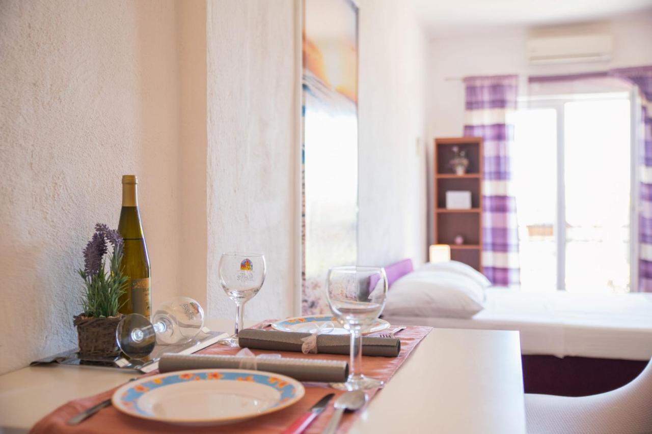 Apartment Livaja Kaštel Novi エクステリア 写真